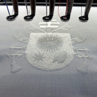 Juego completo de lino de altar con escudo del papa Francisco
