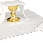 Juego completo de lino de altar con escudo del papa Francisco