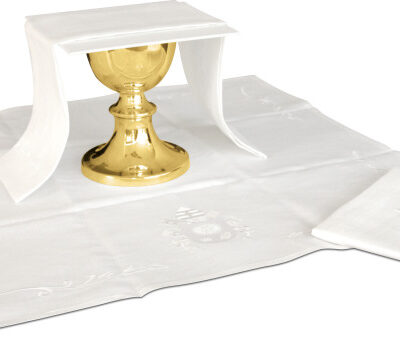 Juego completo de lino de altar con escudo del papa Francisco